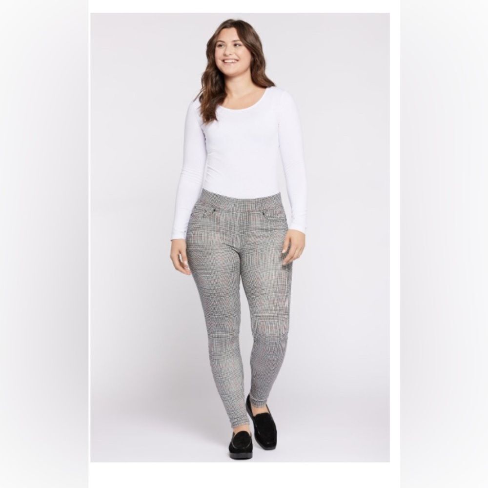 NWT PULL ON PONTE PANT Brand: seven7